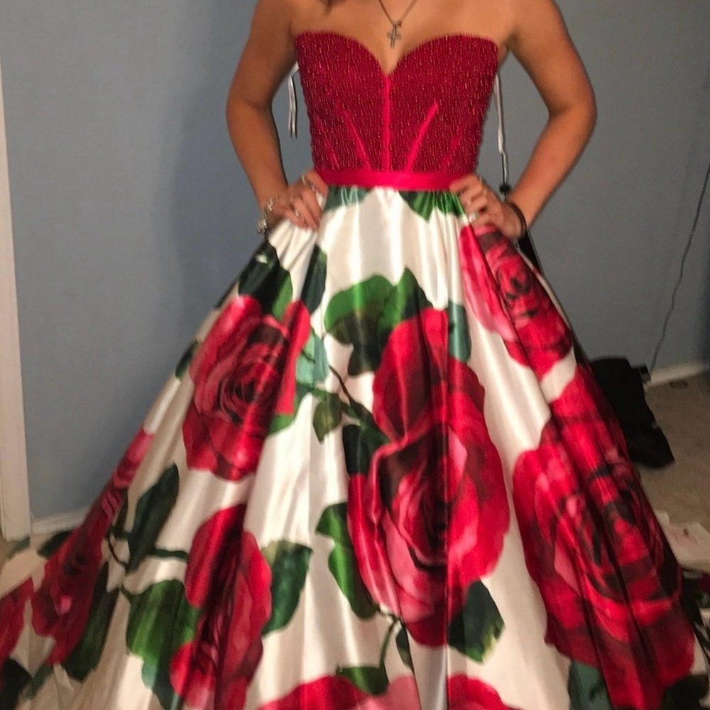 Sherri Hill Red Strapless Sweetheart Gown